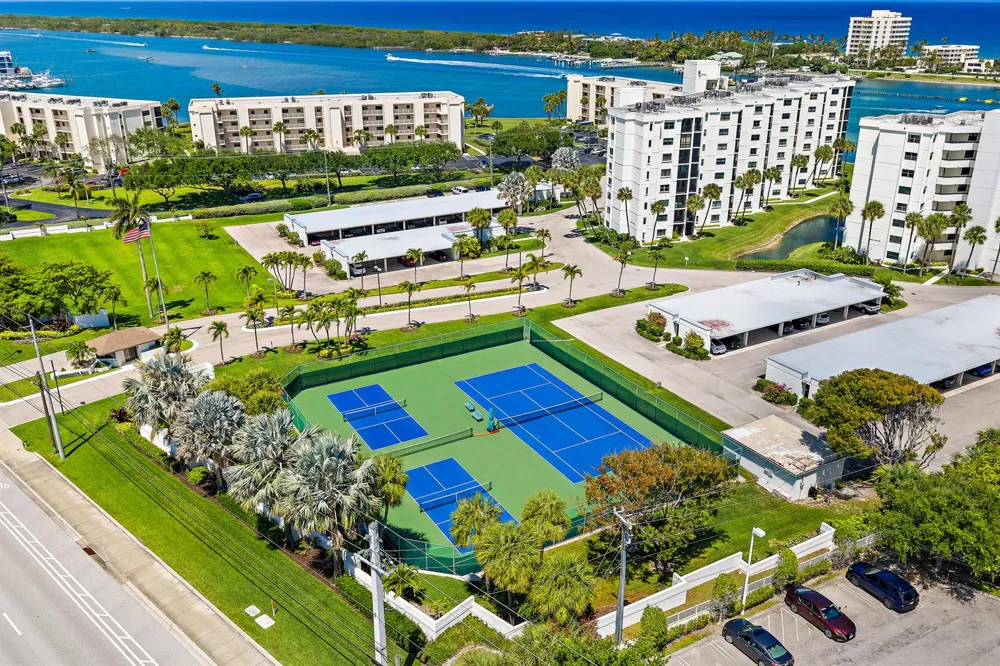 19800 Sandpointe Bay Drive #305 Tequesta, FL 33469