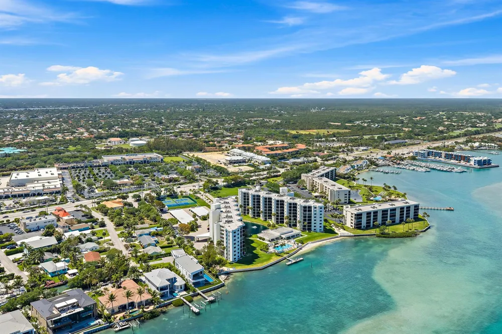 19800 Sandpointe Bay Drive #305 Tequesta, FL 33469