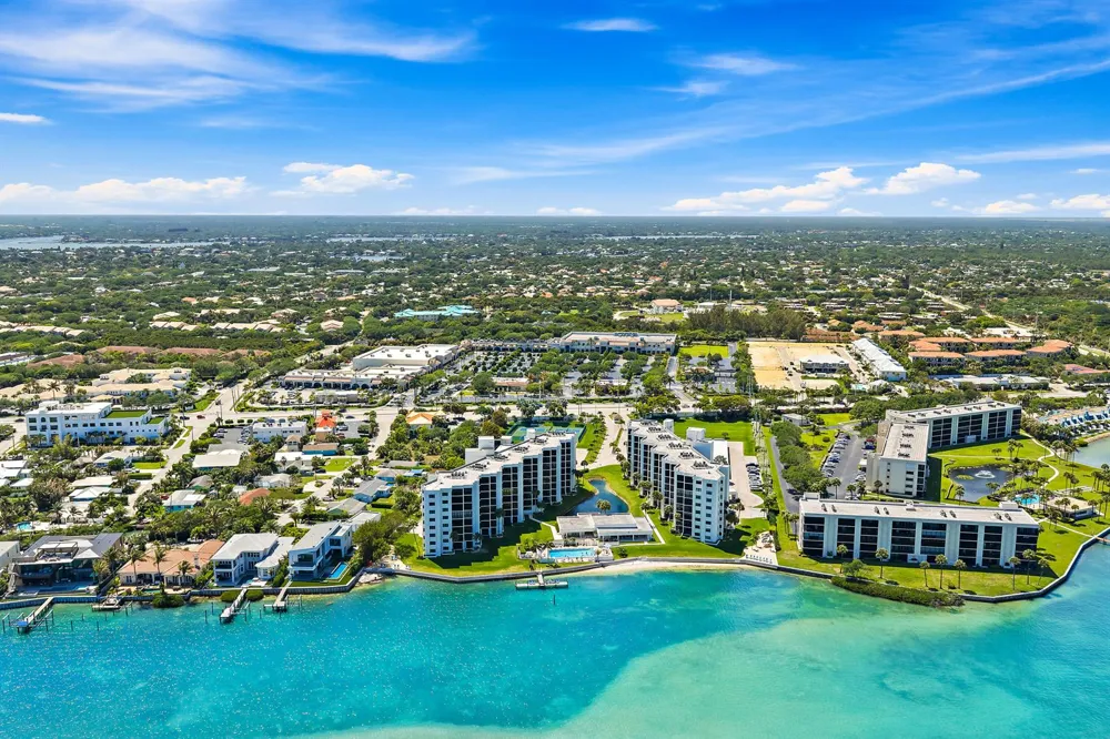 19800 Sandpointe Bay Drive #305 Tequesta, FL 33469
