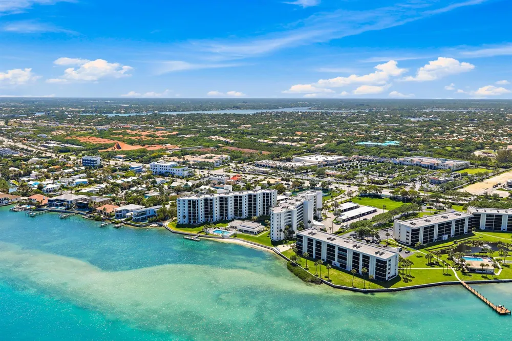 19800 Sandpointe Bay Drive #305 Tequesta, FL 33469