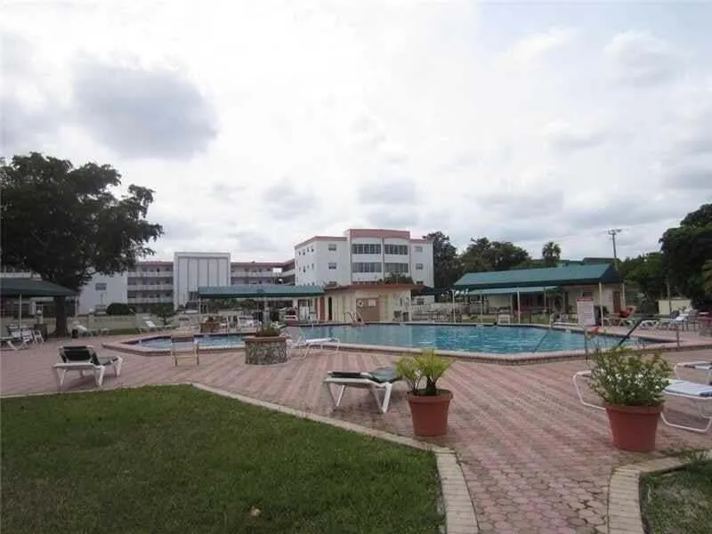 4090 NW 42nd Avenue #105 Lauderdale Lakes, FL 33319