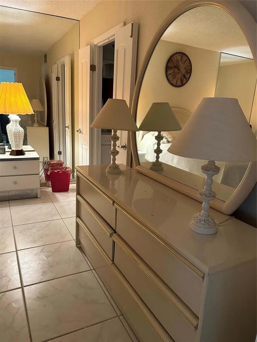 4090 NW 42nd Avenue #105 Lauderdale Lakes, FL 33319