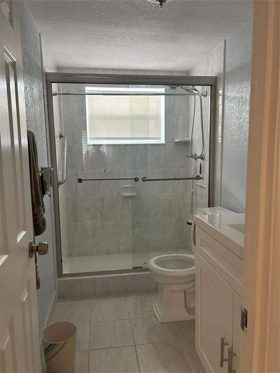 4090 NW 42nd Avenue #105 Lauderdale Lakes, FL 33319