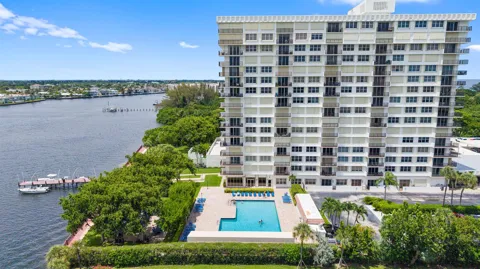 2121 Ocean Boulevard #207w