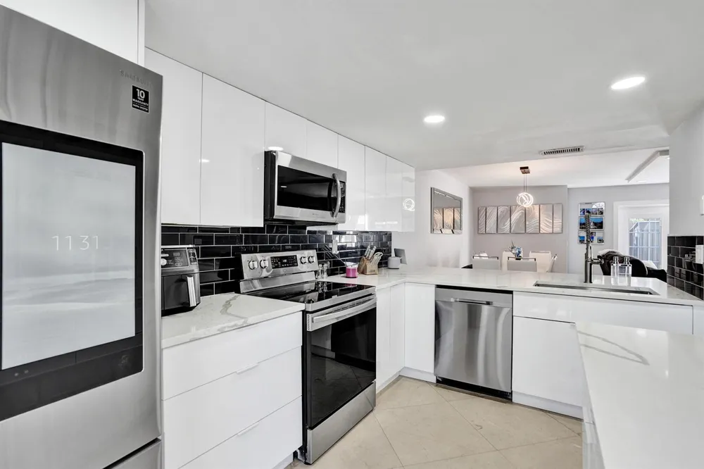 868 Crystal Lake Drive Deerfield Beach, FL 33064
