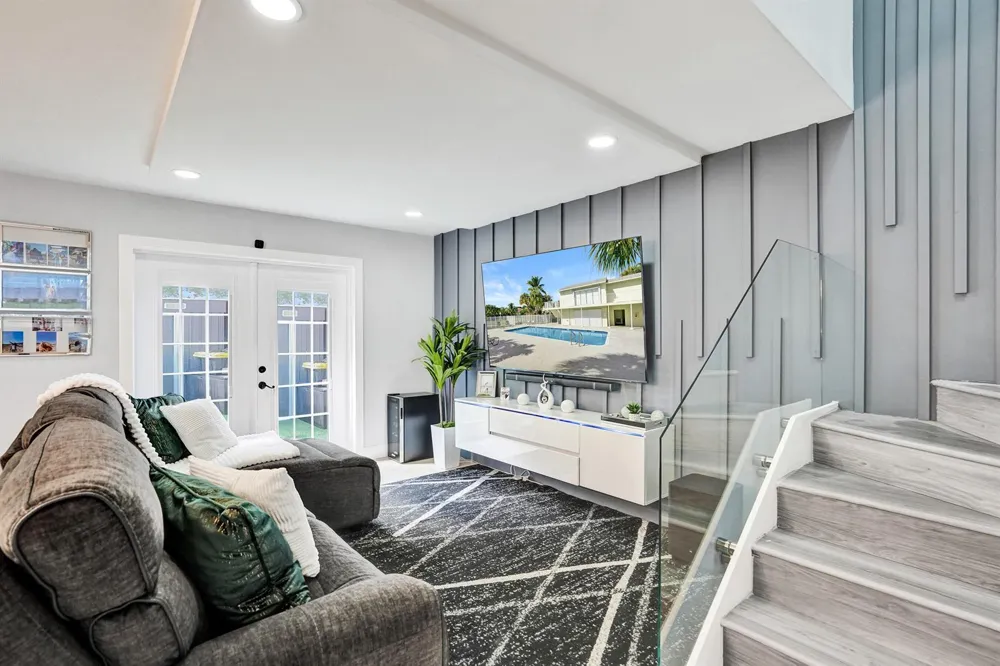 868 Crystal Lake Drive Deerfield Beach, FL 33064