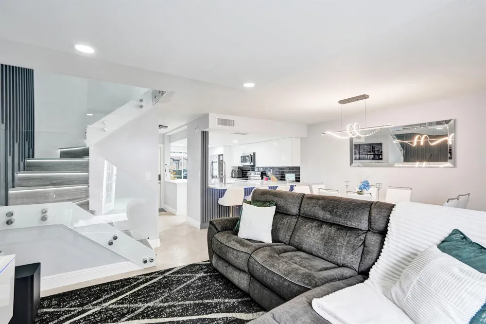 868 Crystal Lake Drive Deerfield Beach, FL 33064