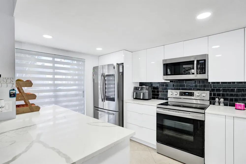 868 Crystal Lake Drive Deerfield Beach, FL 33064