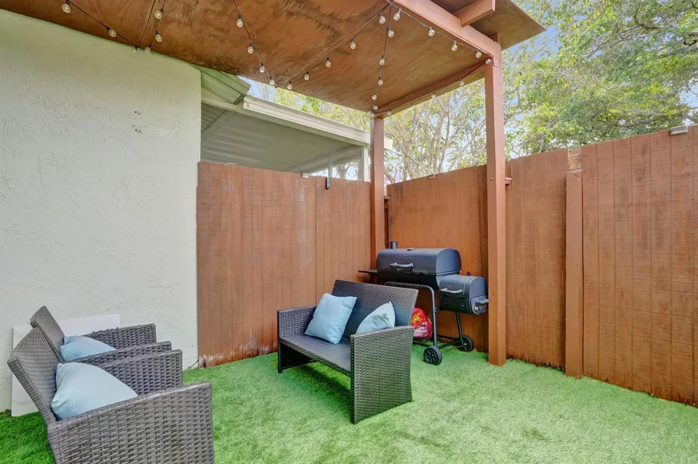 868 Crystal Lake Drive Deerfield Beach, FL 33064
