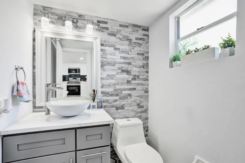 868 Crystal Lake Drive Deerfield Beach, FL 33064