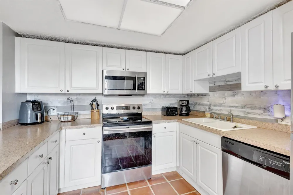 1586 Shaker Circle Wellington, FL 33414