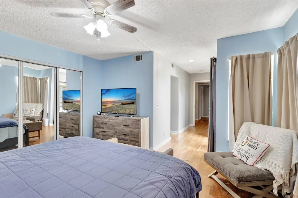 1586 Shaker Circle Wellington, FL 33414