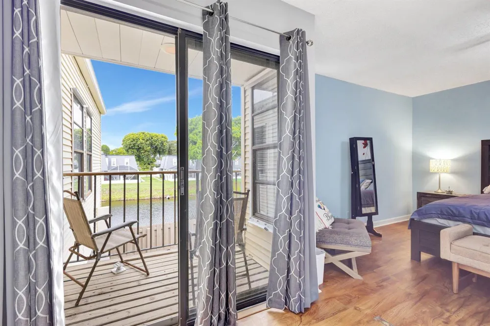 1586 Shaker Circle Wellington, FL 33414