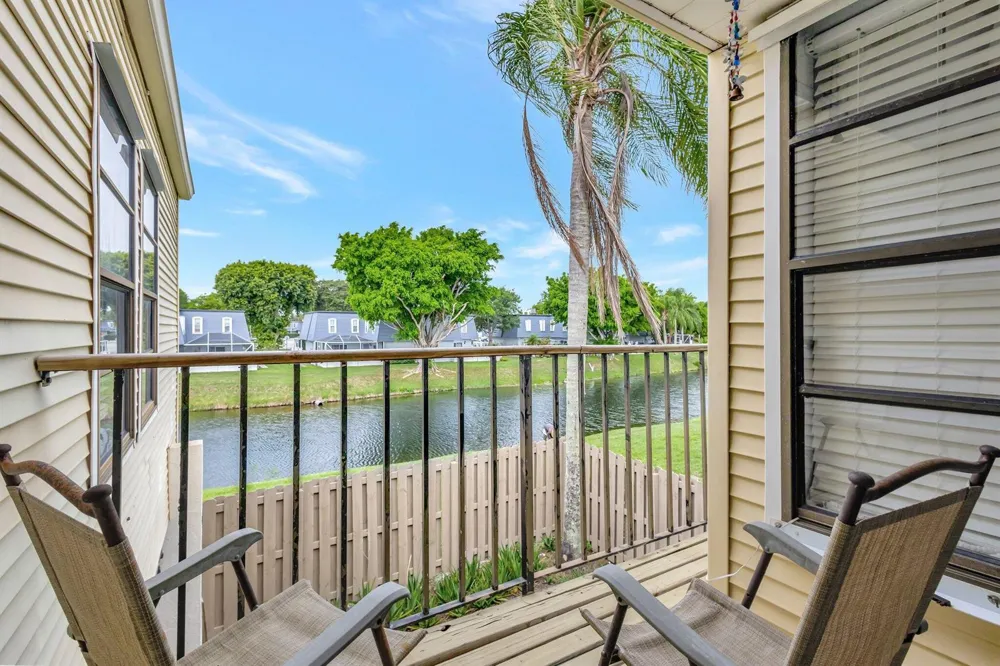 1586 Shaker Circle Wellington, FL 33414