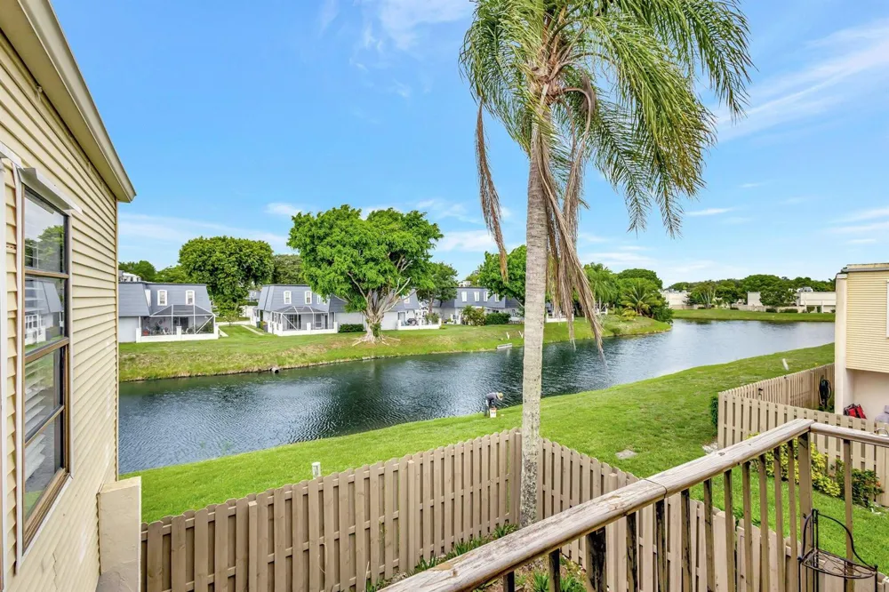 1586 Shaker Circle Wellington, FL 33414