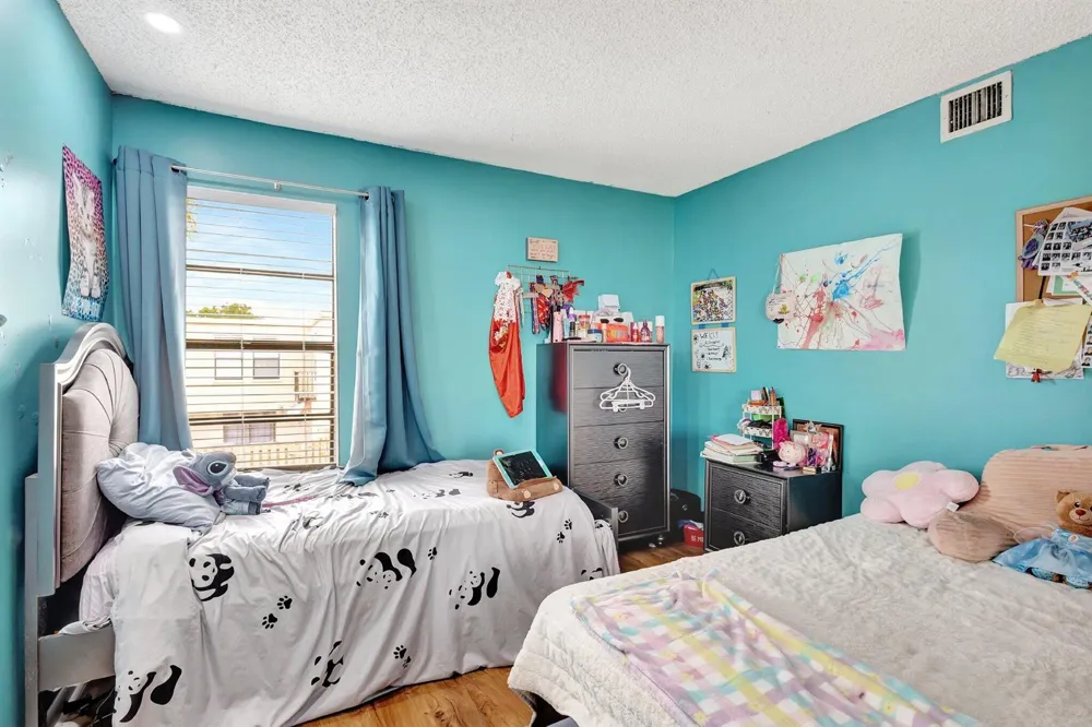 1586 Shaker Circle Wellington, FL 33414