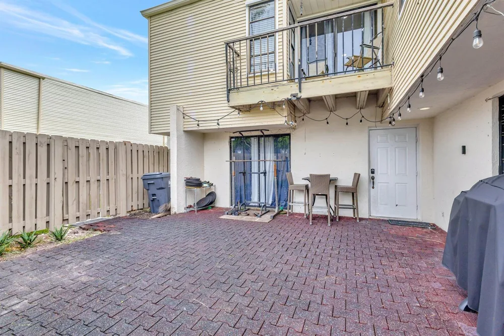 1586 Shaker Circle Wellington, FL 33414