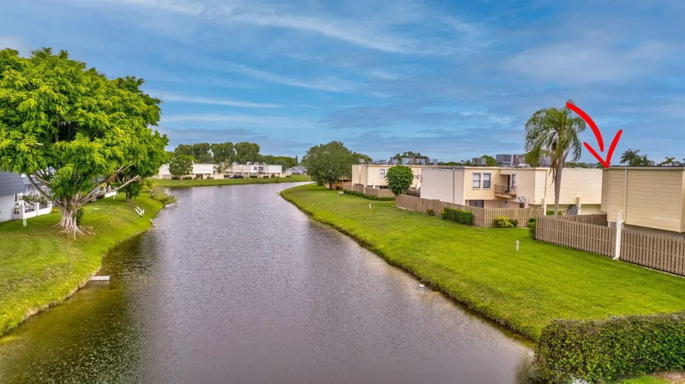 1586 Shaker Circle Wellington, FL 33414