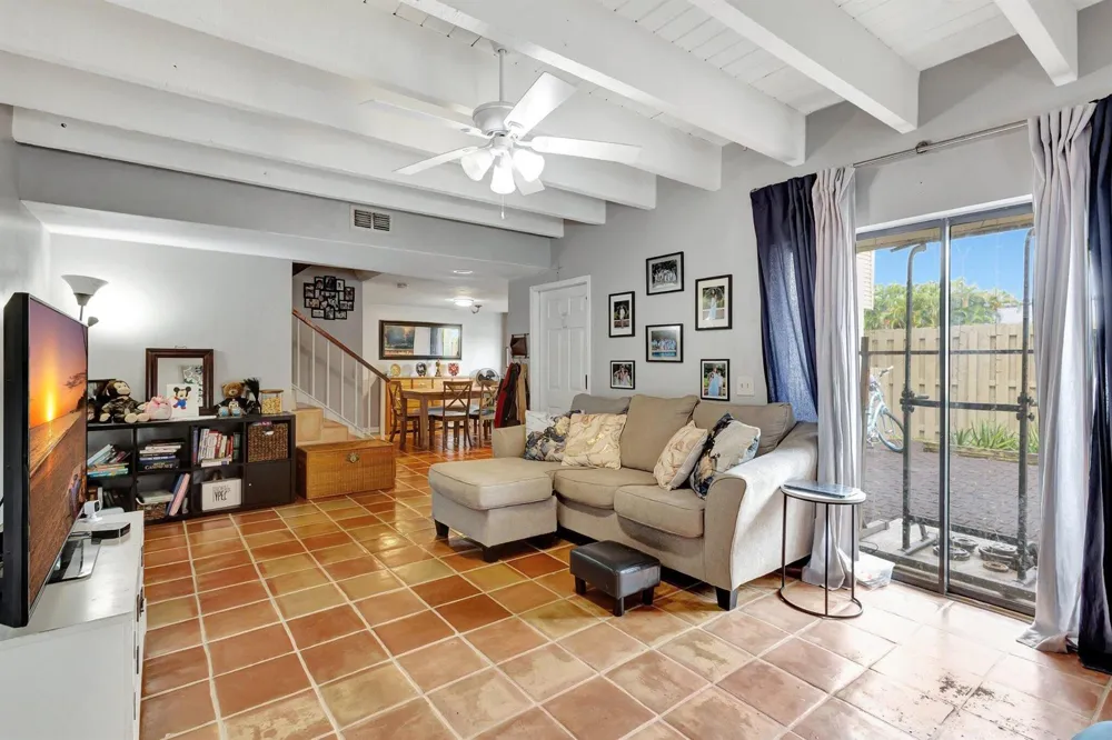 1586 Shaker Circle Wellington, FL 33414