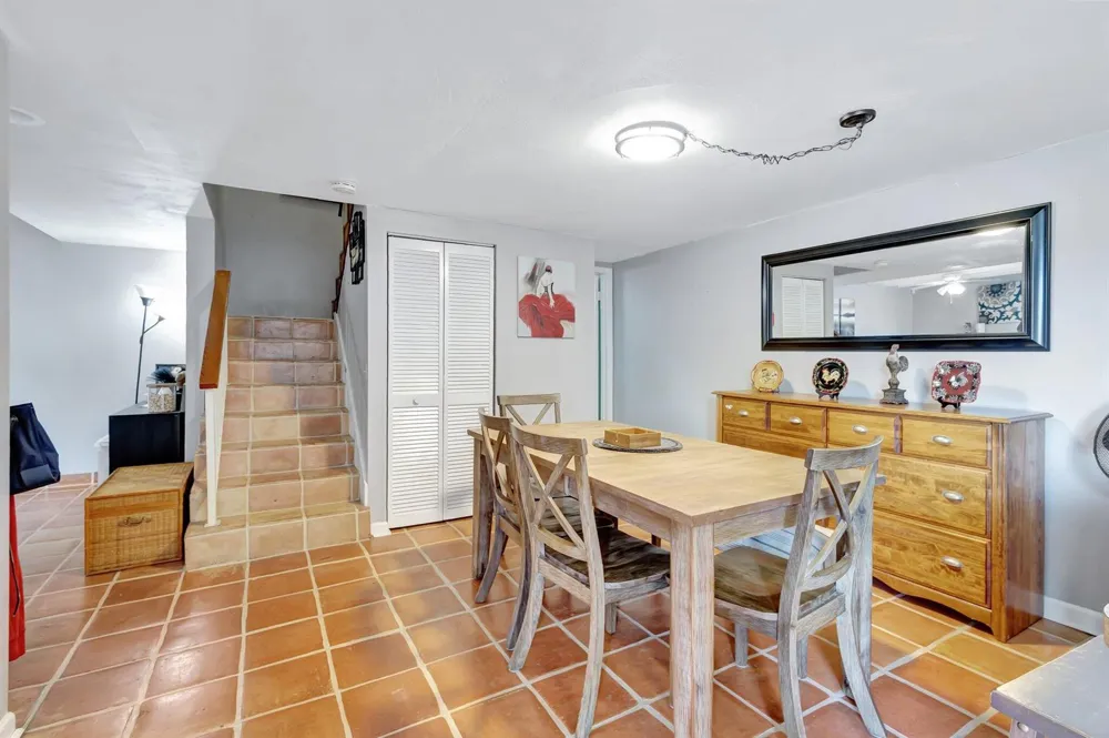 1586 Shaker Circle Wellington, FL 33414