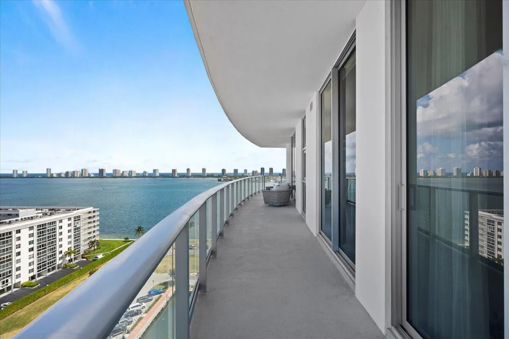 220 Lake Shore Drive #1401 Lake Park, FL 33403
