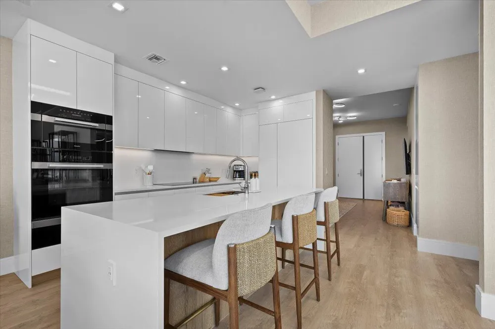 220 Lake Shore Drive #1401 Lake Park, FL 33403