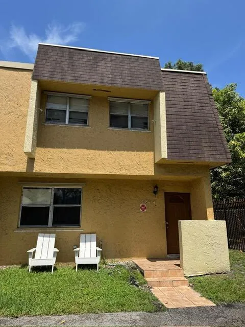 5844 Blueberry Unit 68 Court Lauderhill, FL 33313