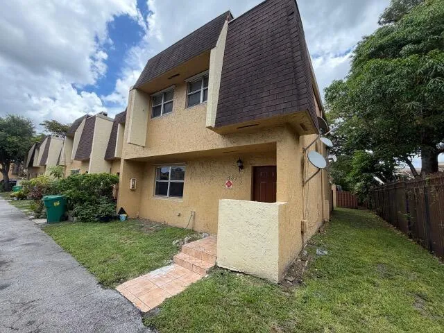 5844 Blueberry Unit 68 Court Lauderhill, FL 33313