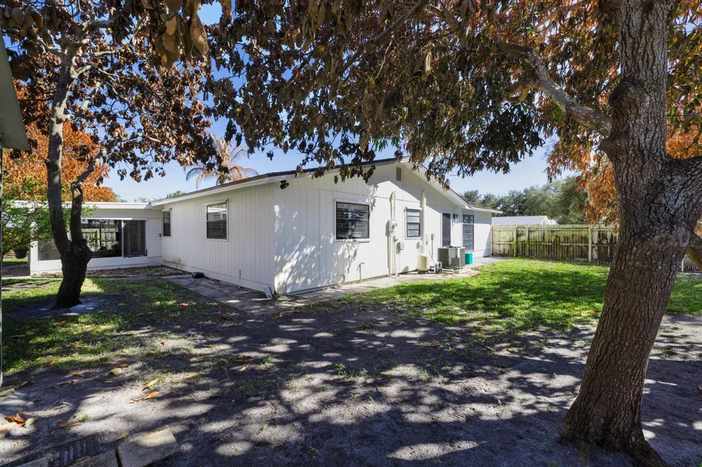 221 Caprol Lane Sebastian, FL 32958