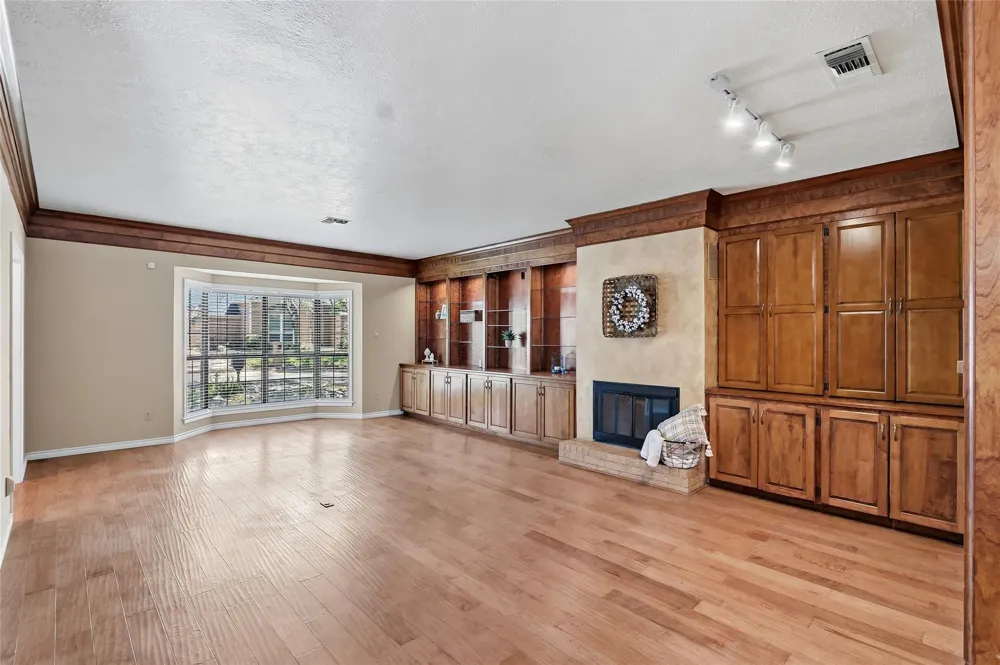 904 Bob White Street Bryan, TX 77802