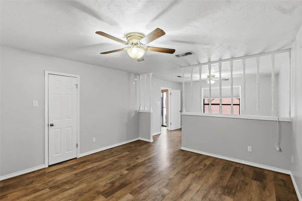 904 Bob White Street Bryan, TX 77802
