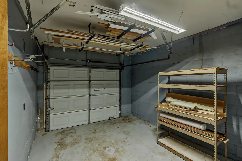 904 Bob White Street Bryan, TX 77802