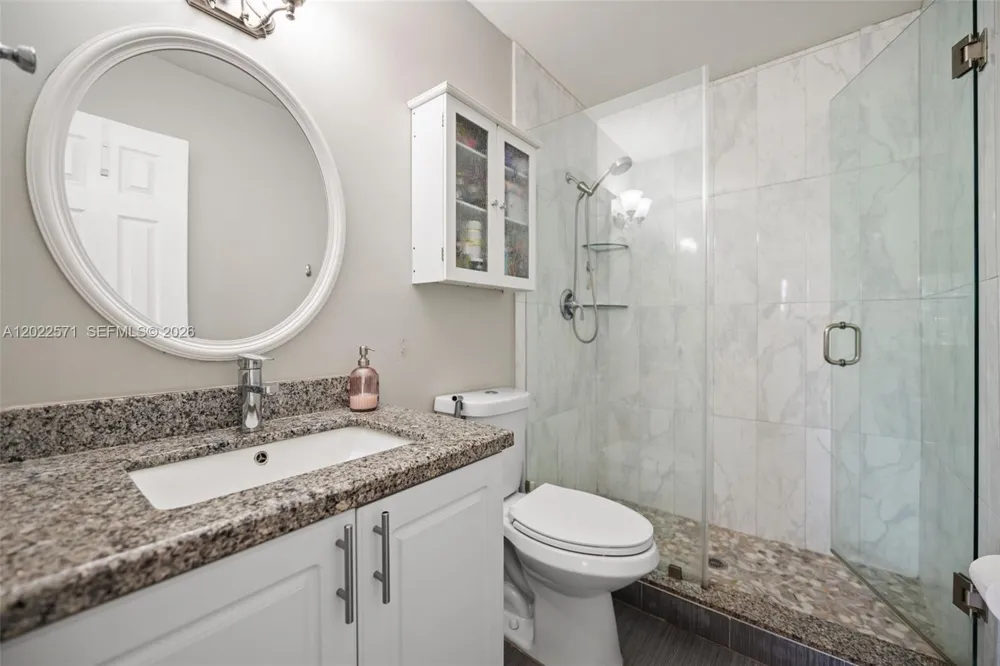 10049 Winding Lake Rd #202 Sunrise, FL 33351