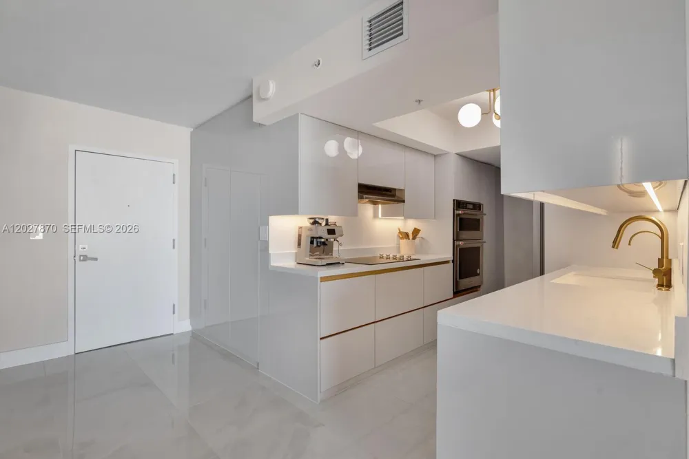 90 Alton Rd #2207 Miami Beach, FL 33139
