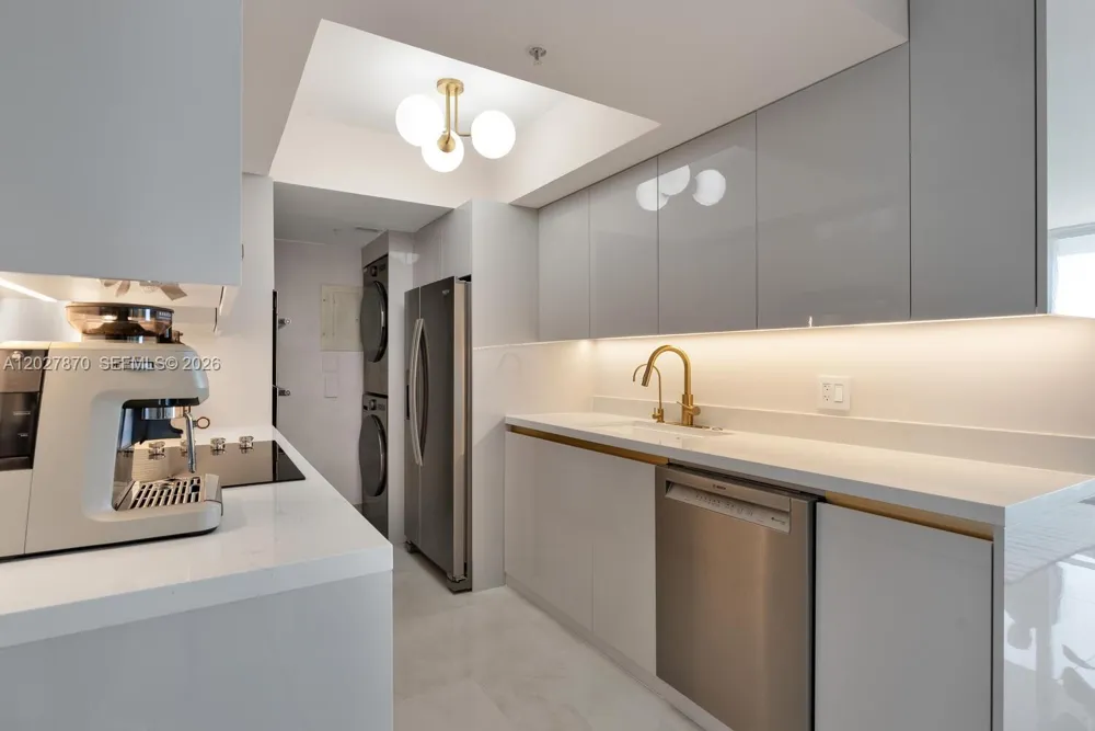 90 Alton Rd #2207 Miami Beach, FL 33139