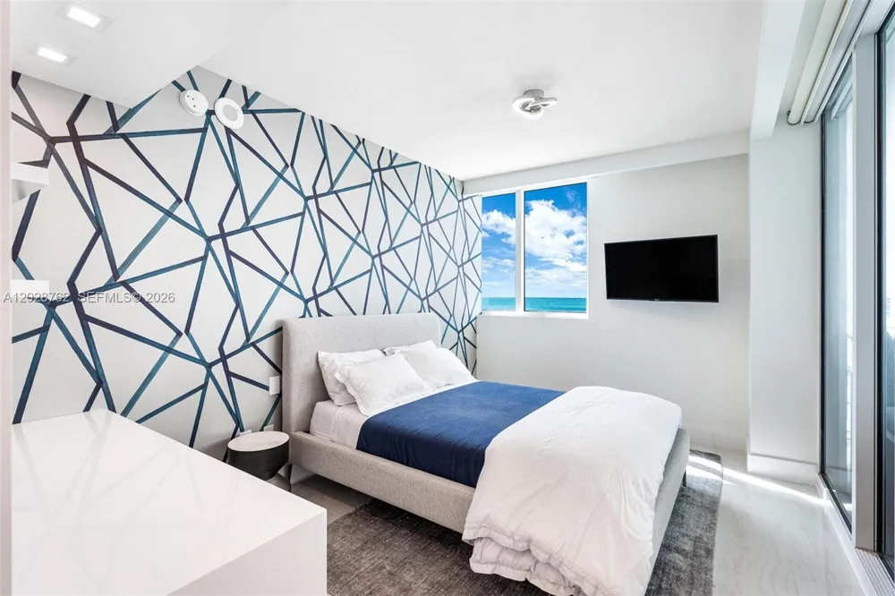 3801 Collins Ave #703 Miami Beach, FL 33140