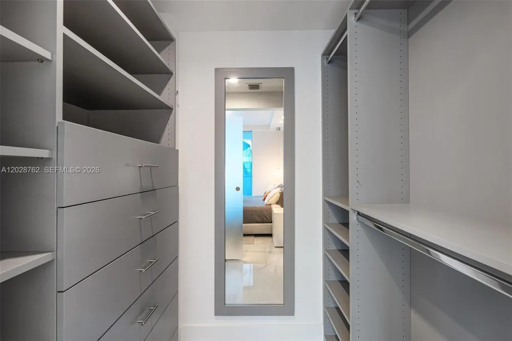 3801 Collins Ave #703 Miami Beach, FL 33140
