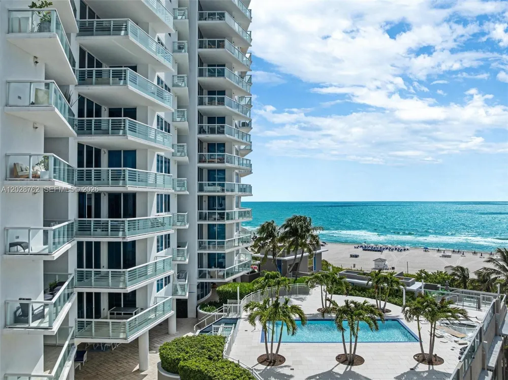 3801 Collins Ave #703 Miami Beach, FL 33140