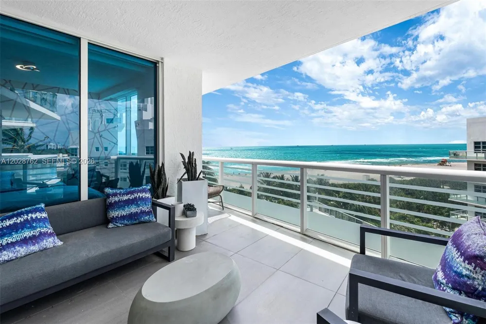 3801 Collins Ave #703 Miami Beach, FL 33140