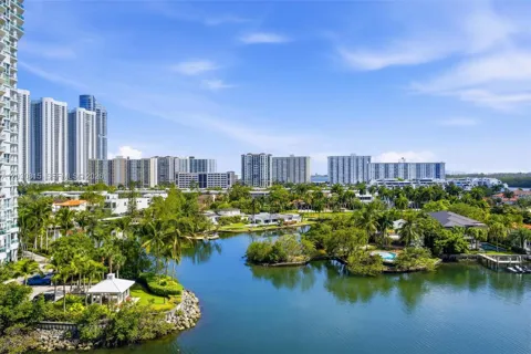 330 Sunny Isles Blvd #5-708