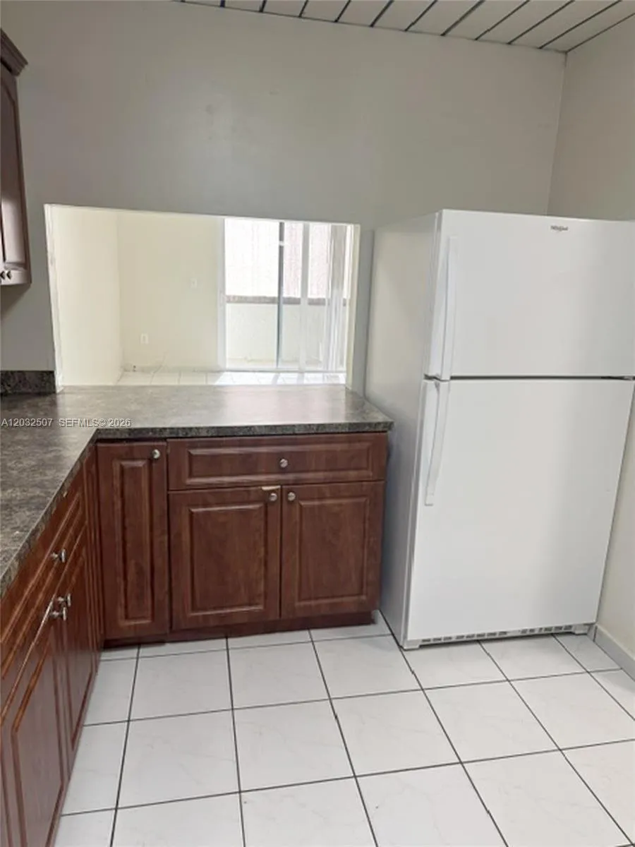 10000 NW 80th Ct #2249 Hialeah Gardens, FL 33016