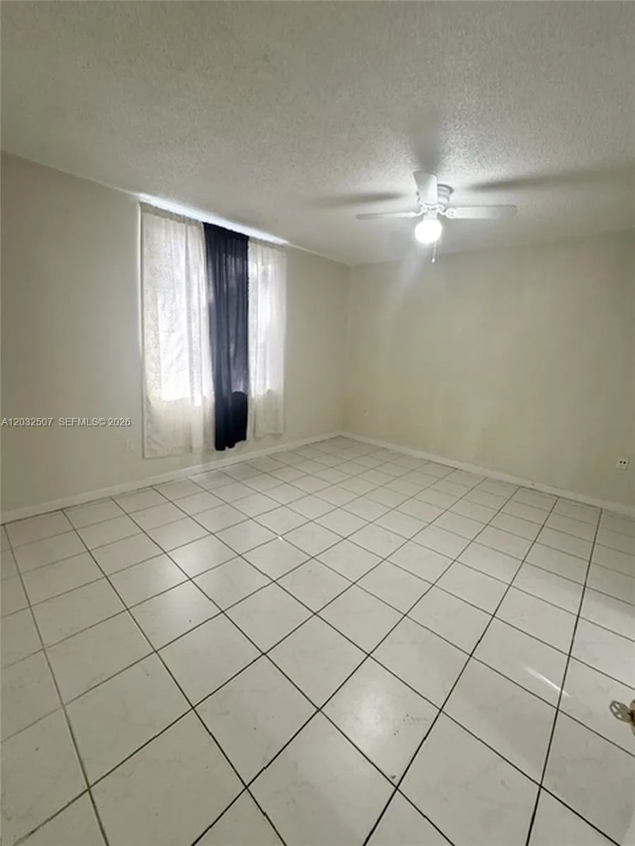 10000 NW 80th Ct #2249 Hialeah Gardens, FL 33016