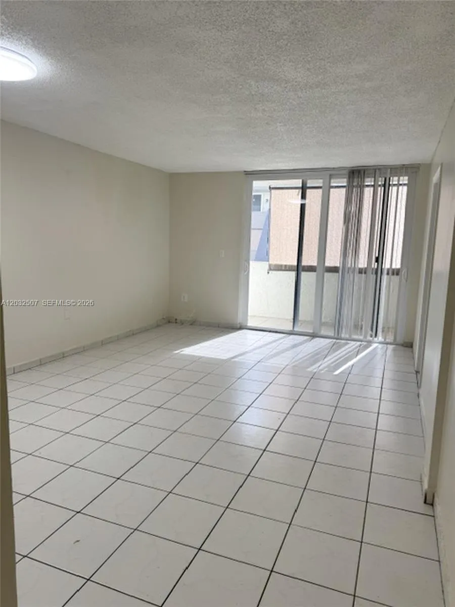 10000 NW 80th Ct #2249 Hialeah Gardens, FL 33016