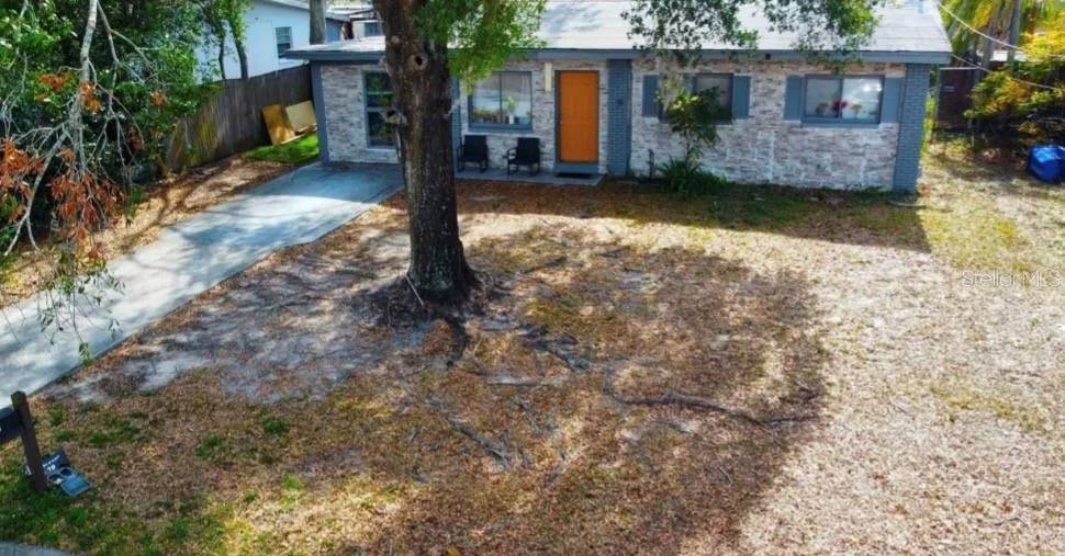 7011 CONIFER DRIVE Tampa, FL 33637