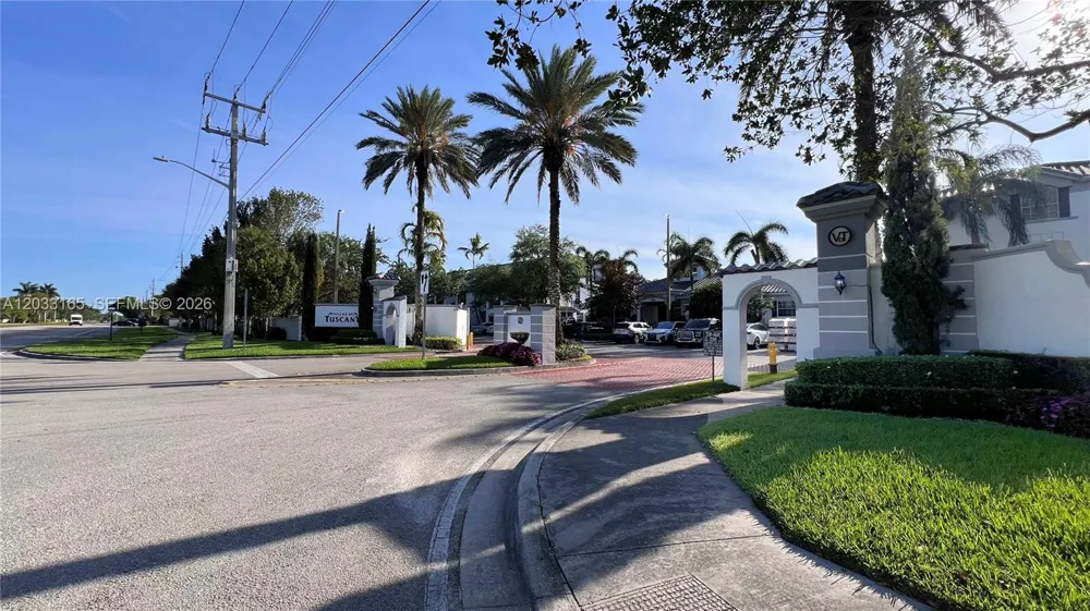 781 SW 148 AV #1513 Sunrise, FL 33325