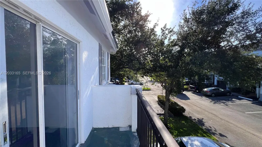 781 SW 148 AV #1513 Sunrise, FL 33325