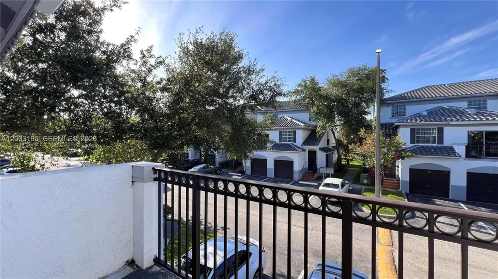 781 SW 148 AV #1513 Sunrise, FL 33325