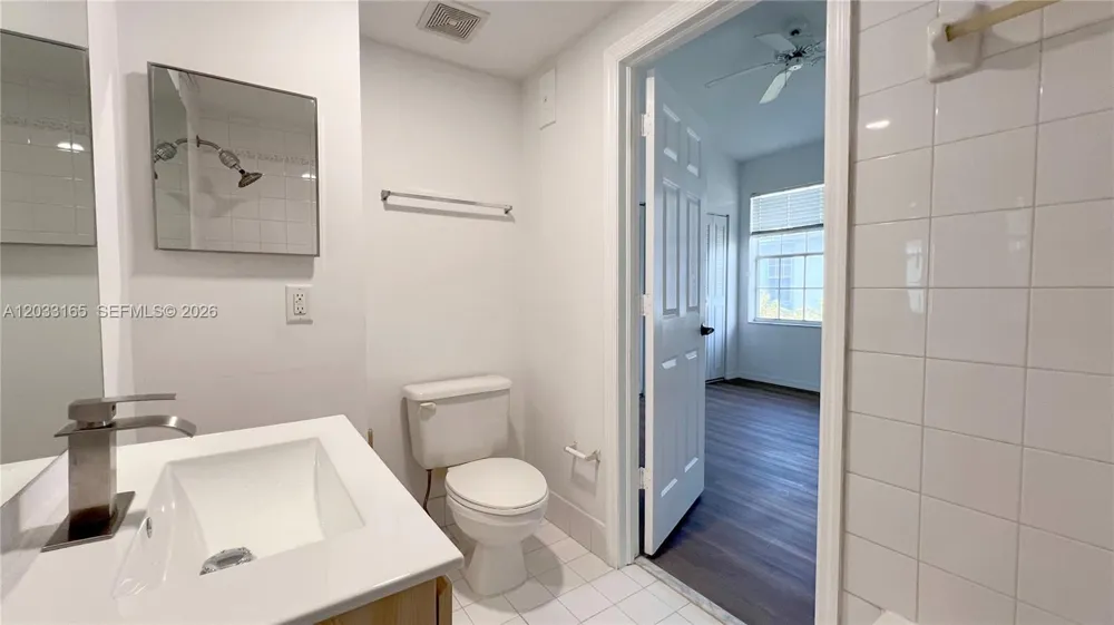 781 SW 148 AV #1513 Sunrise, FL 33325