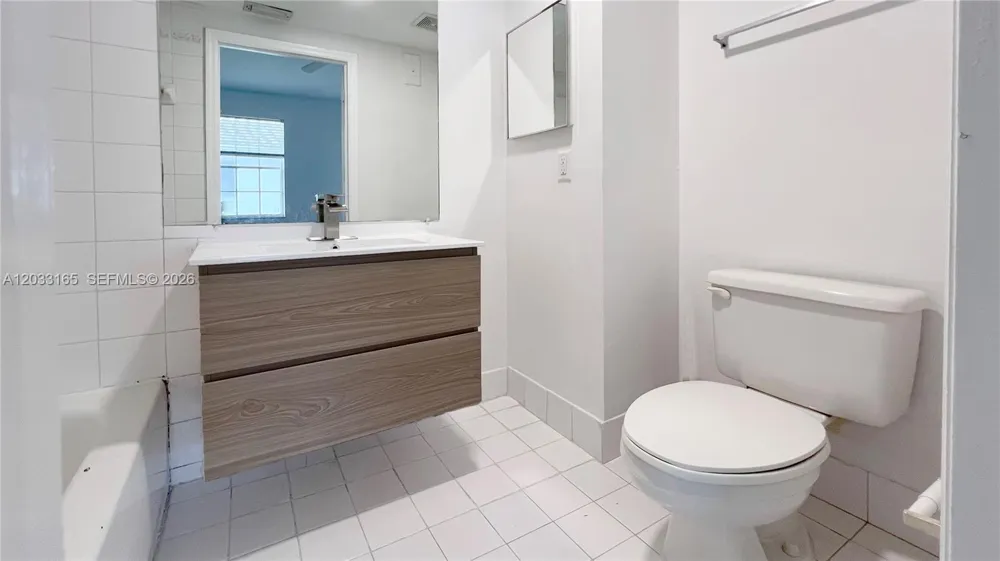 781 SW 148 AV #1513 Sunrise, FL 33325