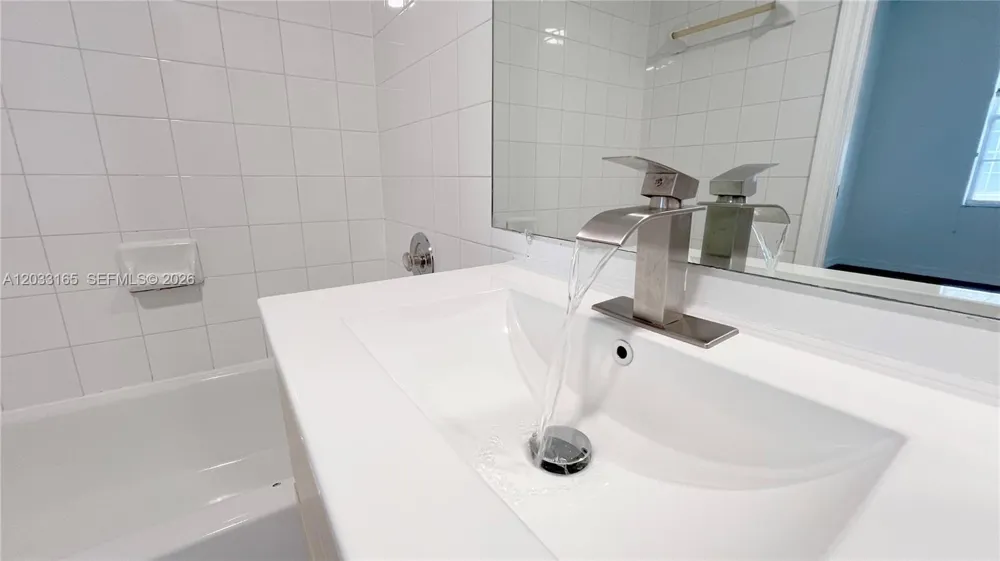 781 SW 148 AV #1513 Sunrise, FL 33325